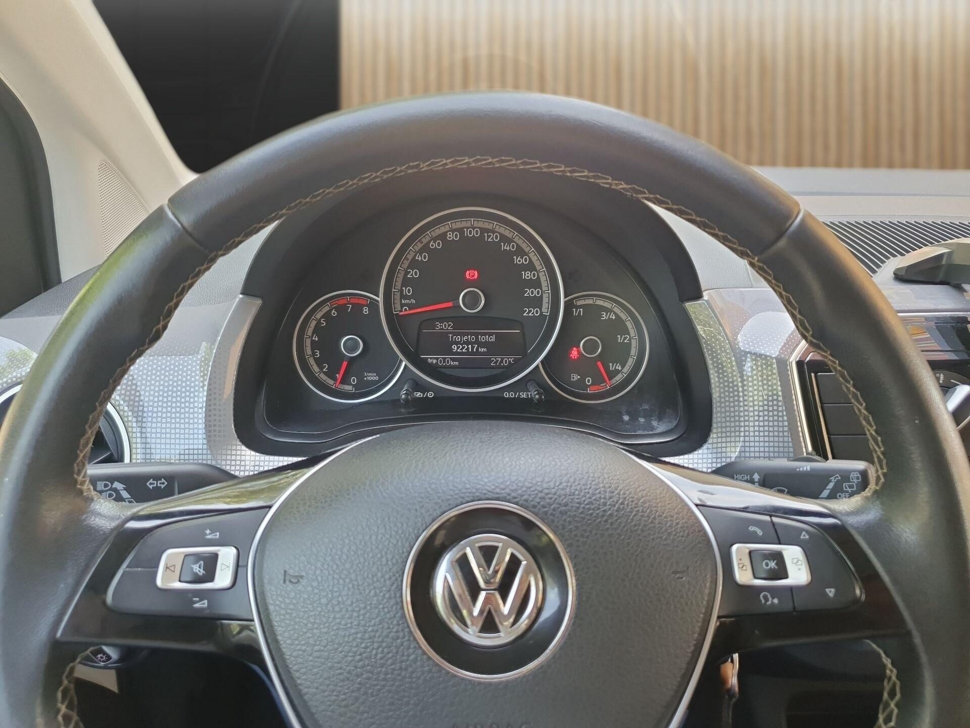Volkswagen Up cross 1.0 TSI Total Flex 12V 5p 2018